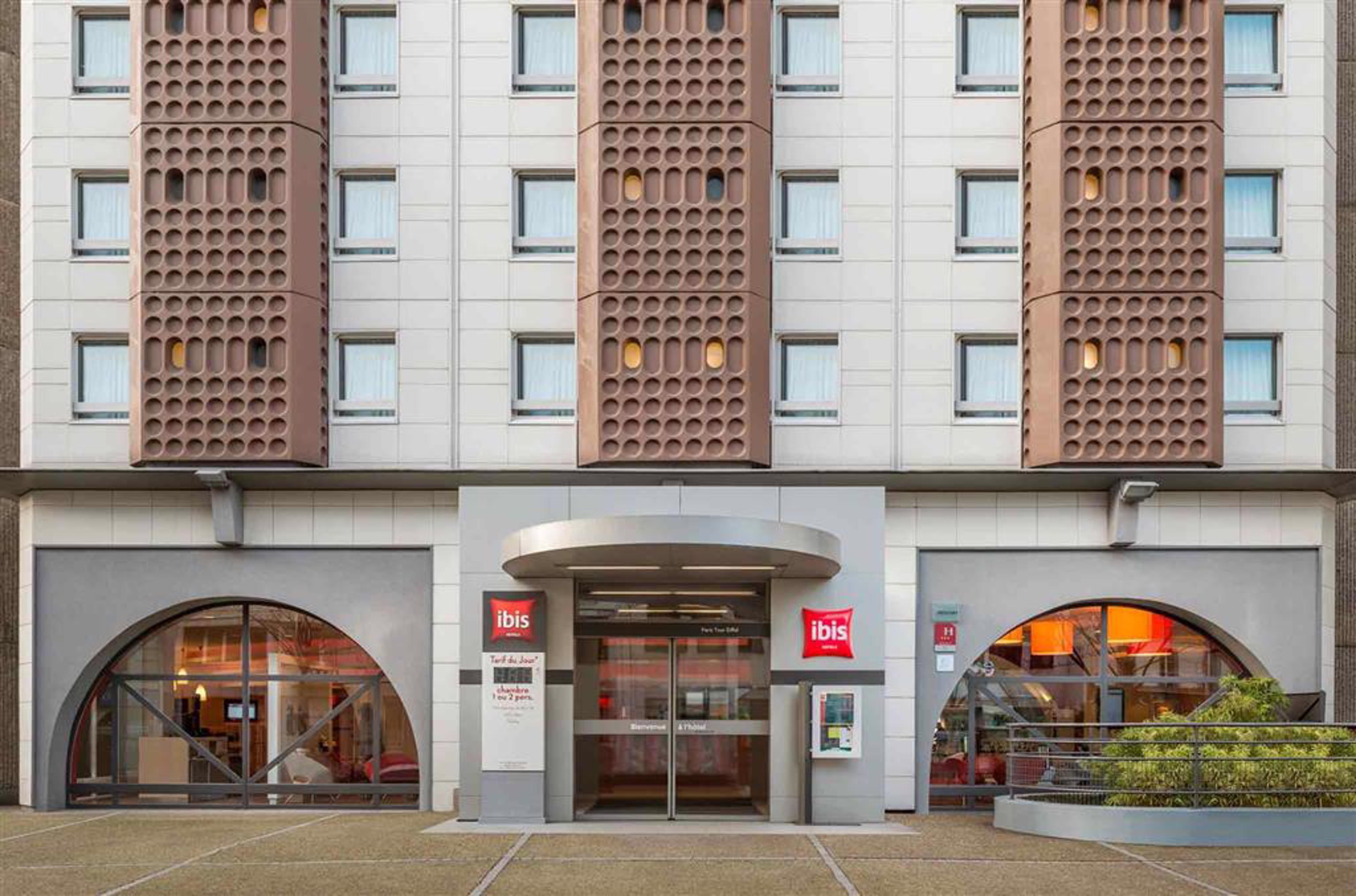 Hotel Ibis Paris Tour Eiffel Cambronne 15ème Esterno foto