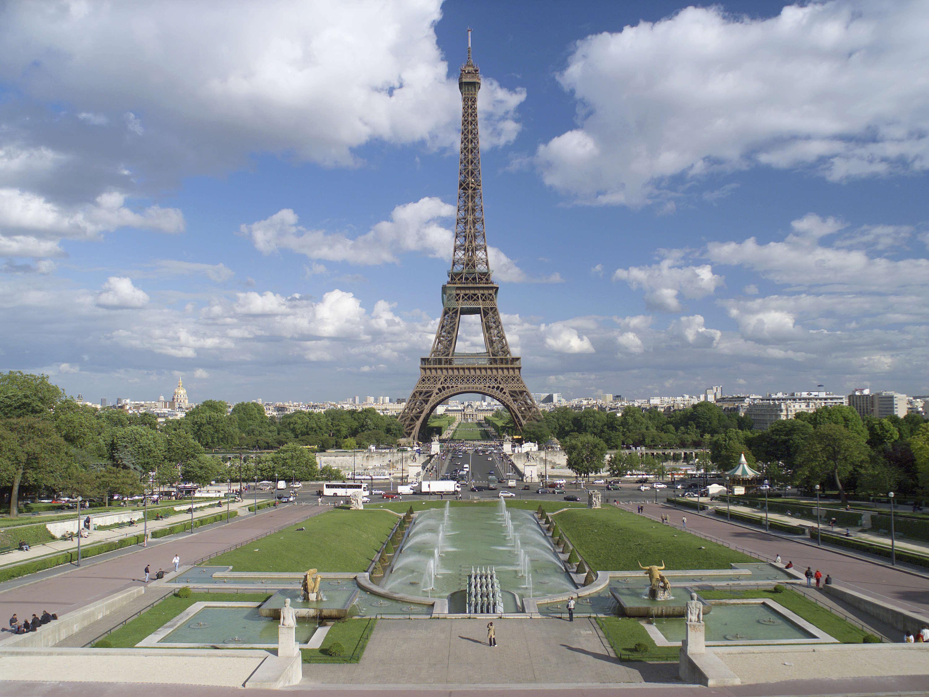 Hotel Ibis Paris Tour Eiffel Cambronne 15ème Esterno foto