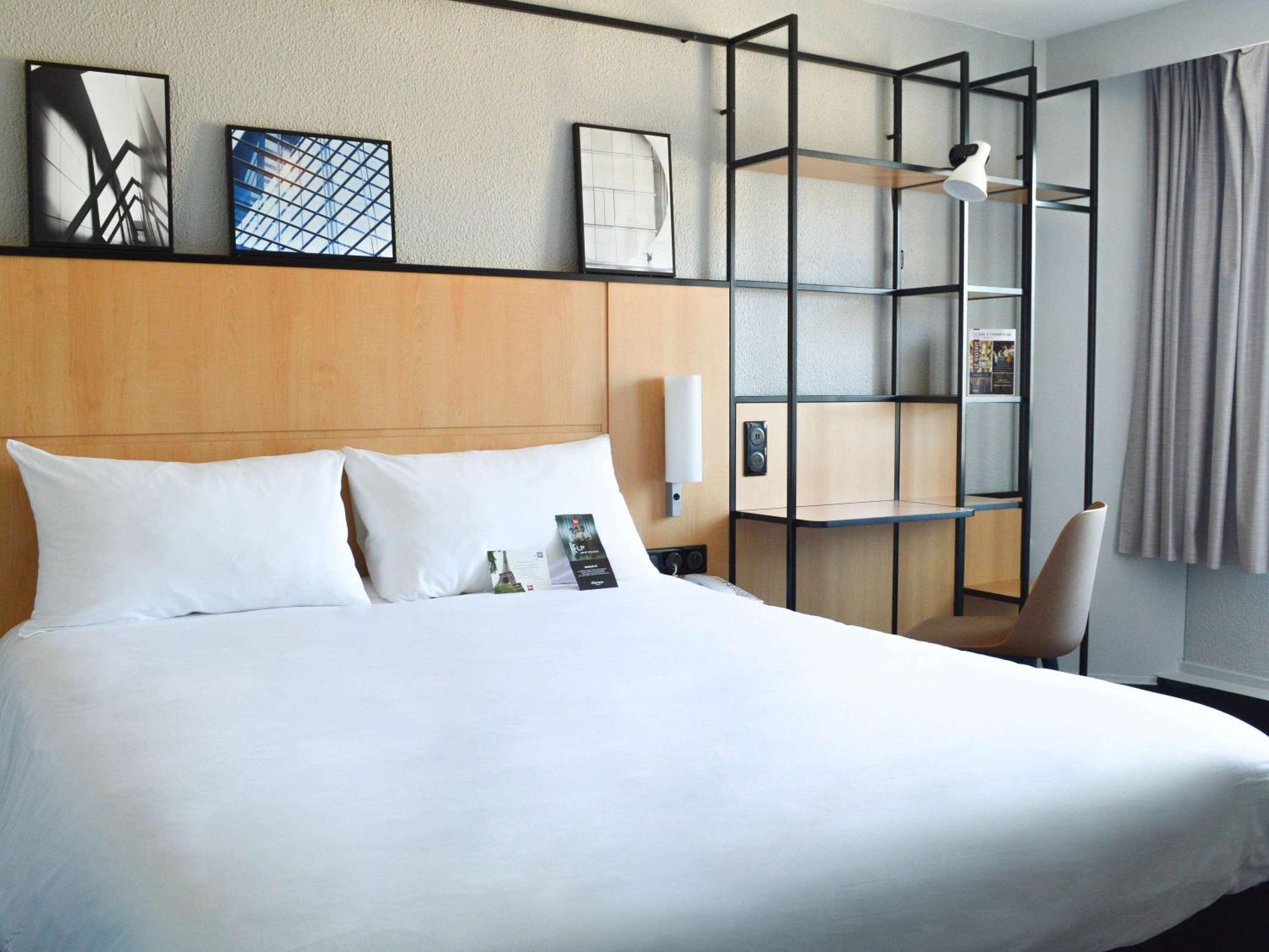 Hotel Ibis Paris Tour Eiffel Cambronne 15ème Esterno foto
