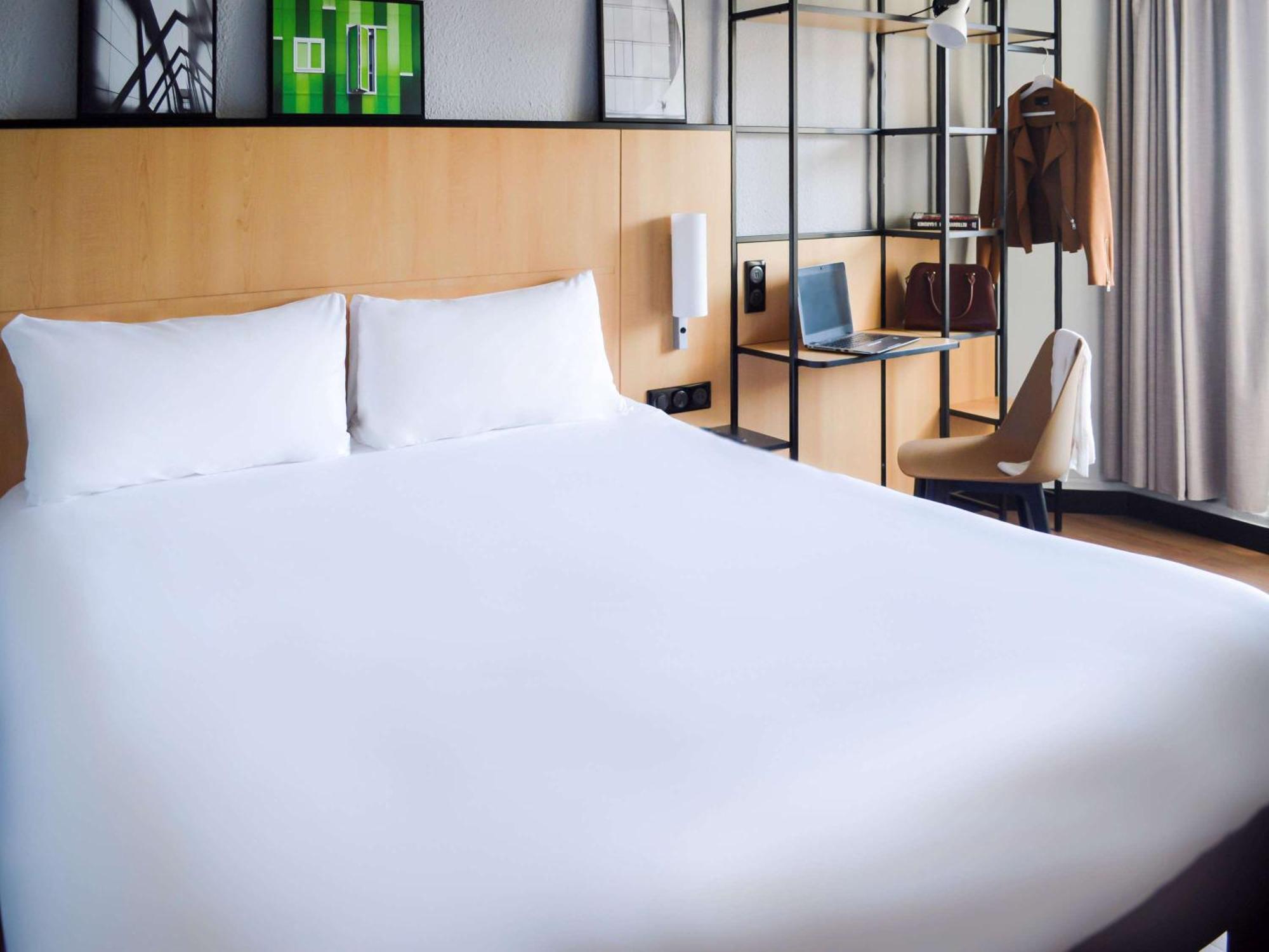 Hotel Ibis Paris Tour Eiffel Cambronne 15ème Esterno foto