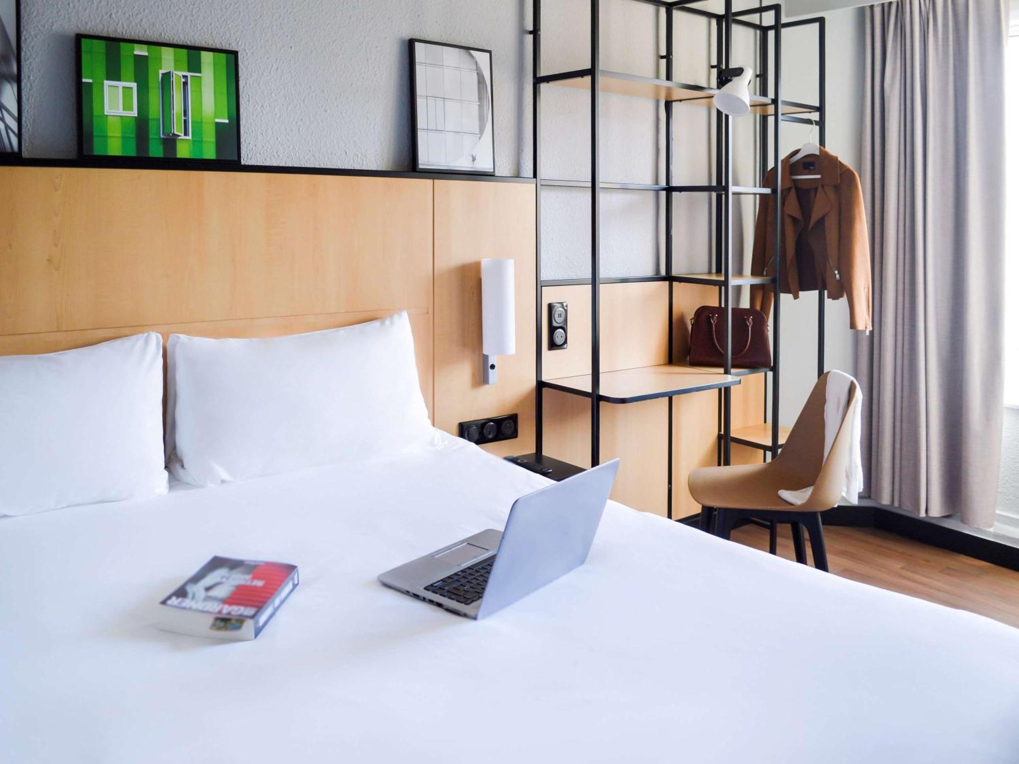 Hotel Ibis Paris Tour Eiffel Cambronne 15ème Esterno foto