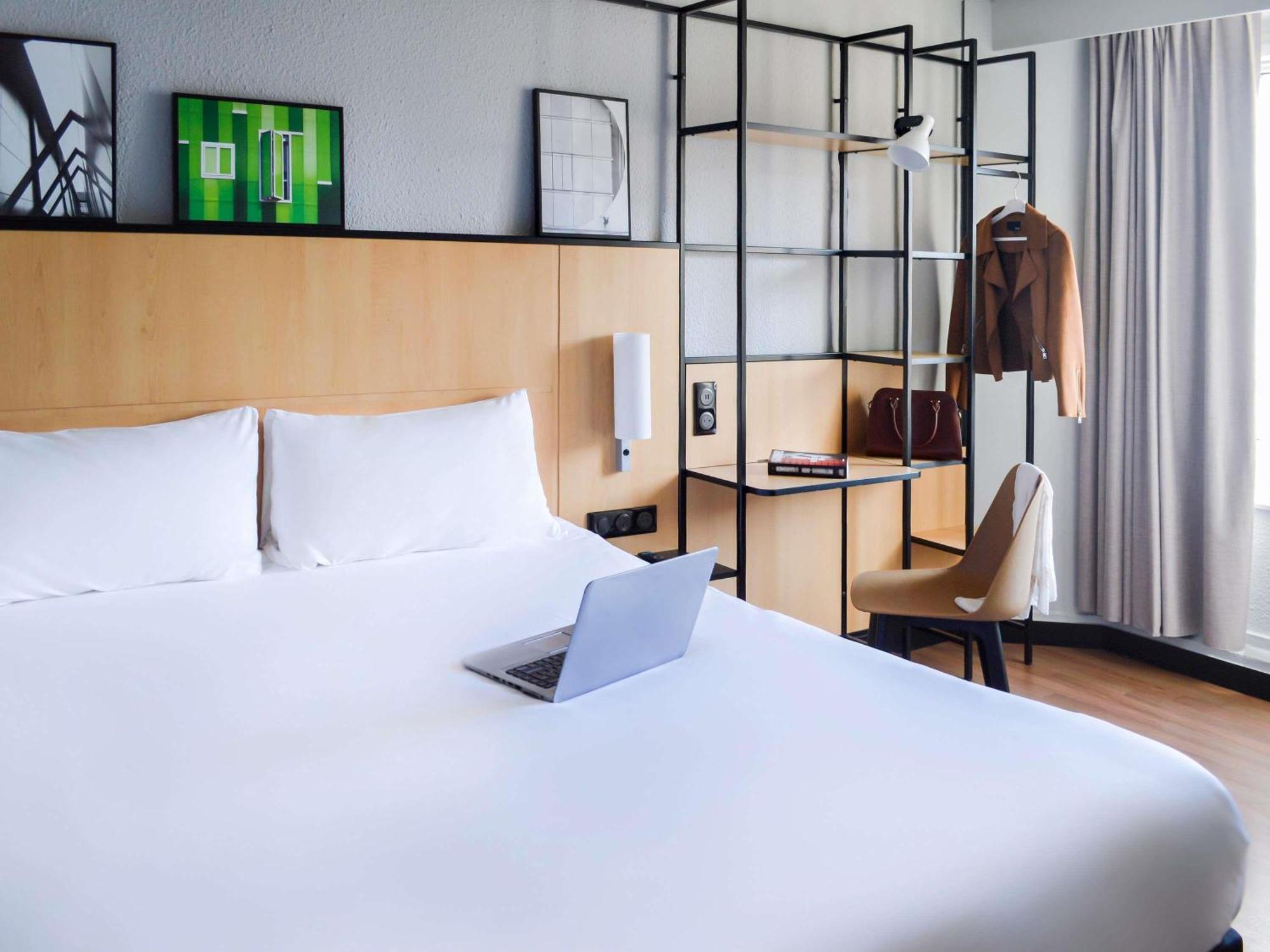 Hotel Ibis Paris Tour Eiffel Cambronne 15ème Esterno foto