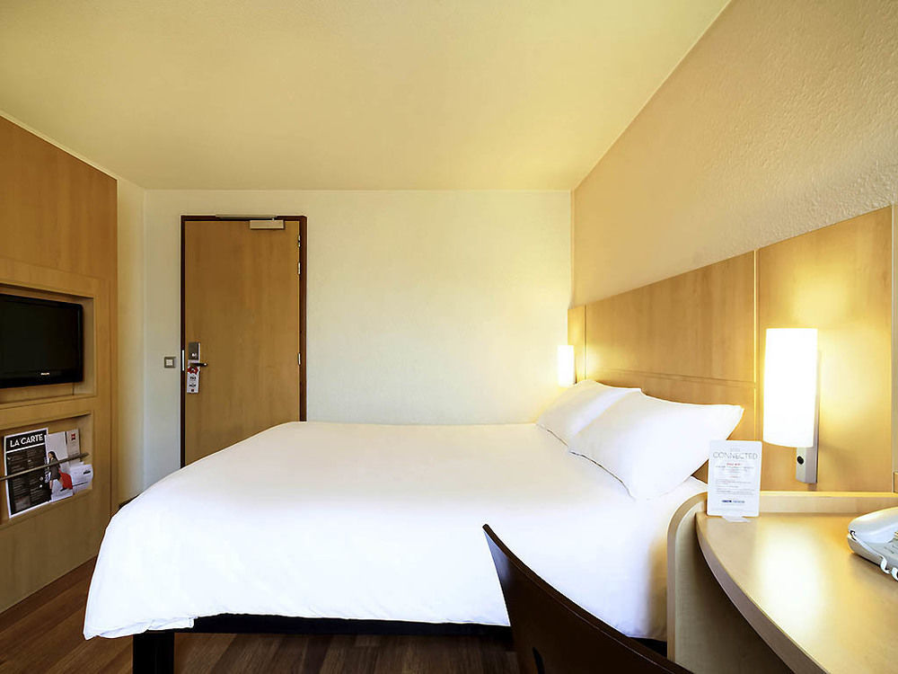 Hotel Ibis Paris Tour Eiffel Cambronne 15ème Esterno foto